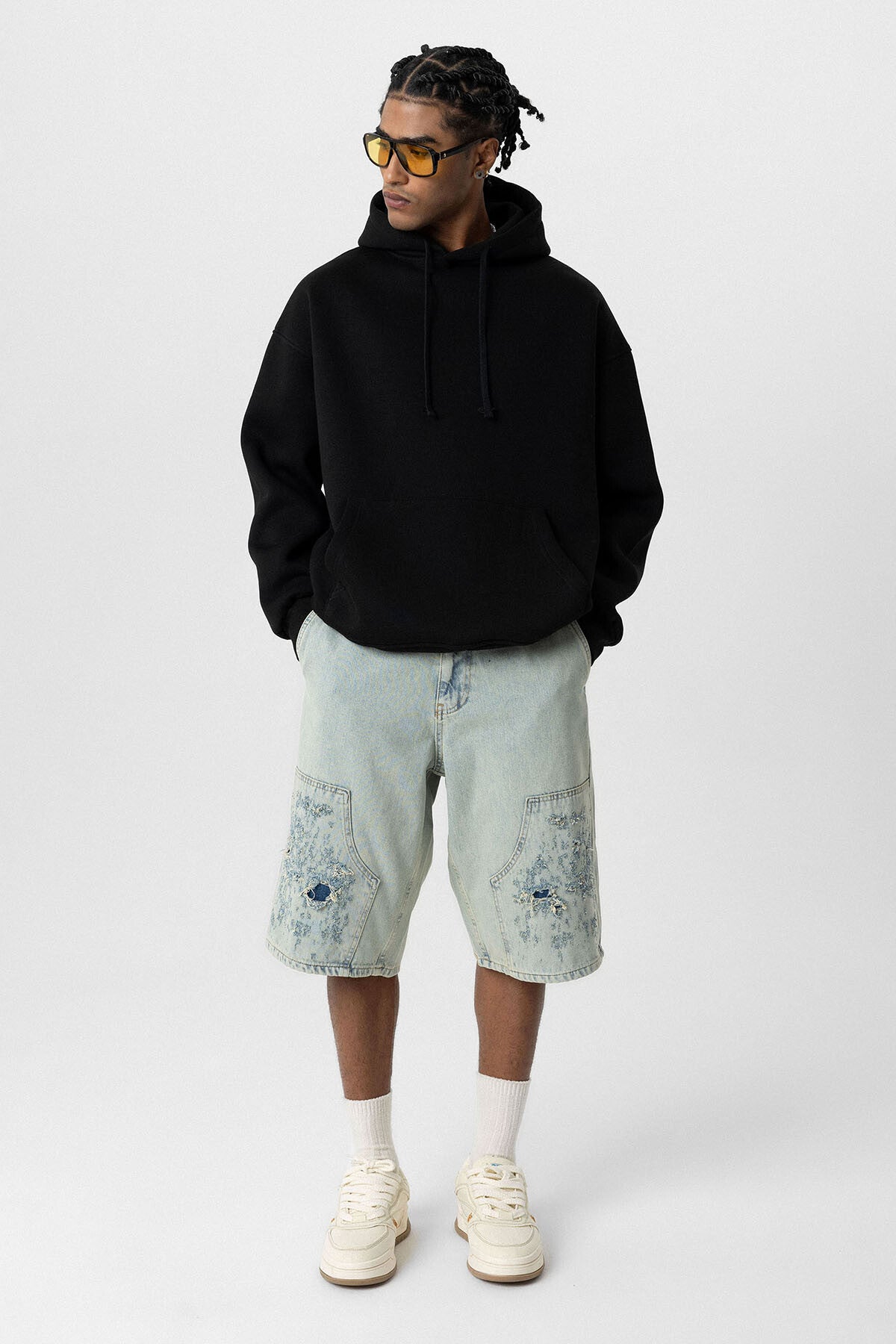 THE CLASSIC BLACK HOODIE