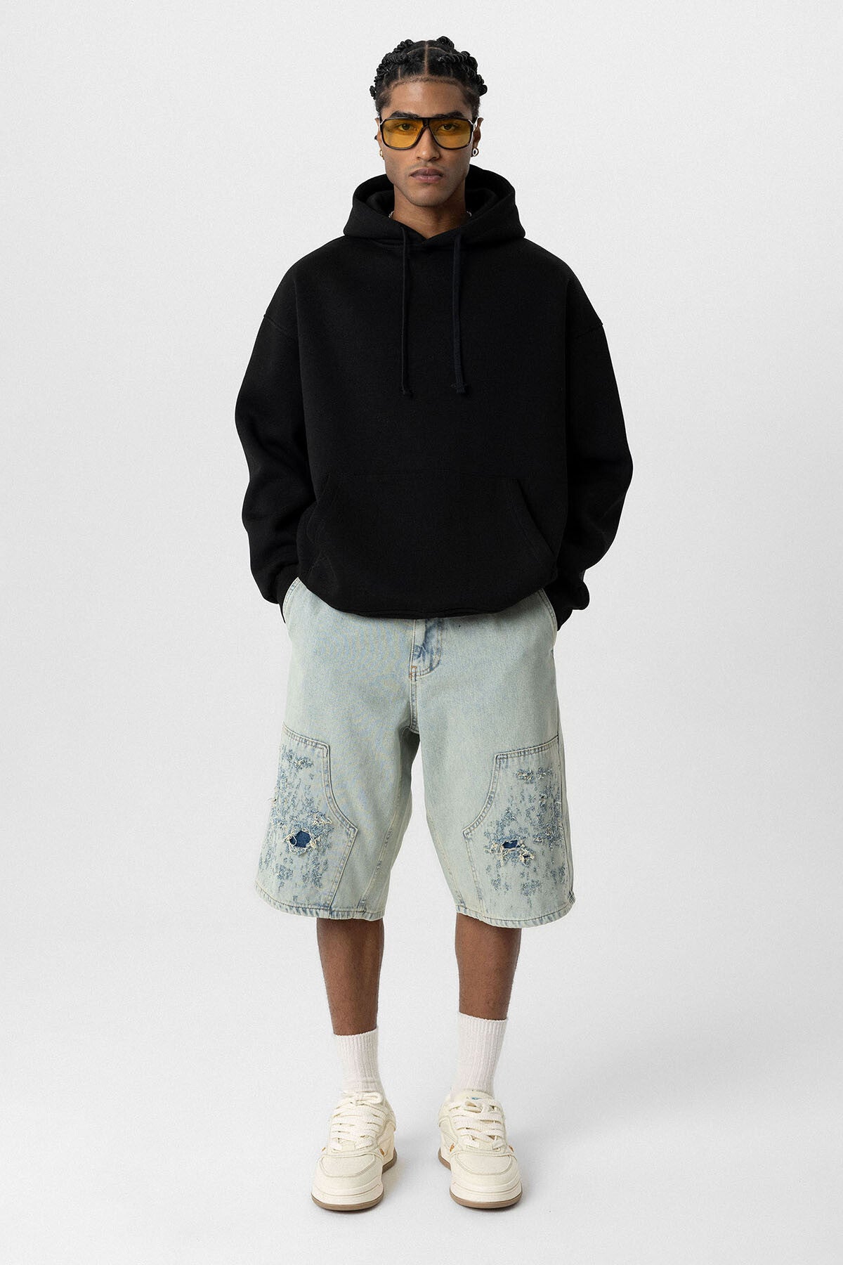 THE CLASSIC BLACK HOODIE