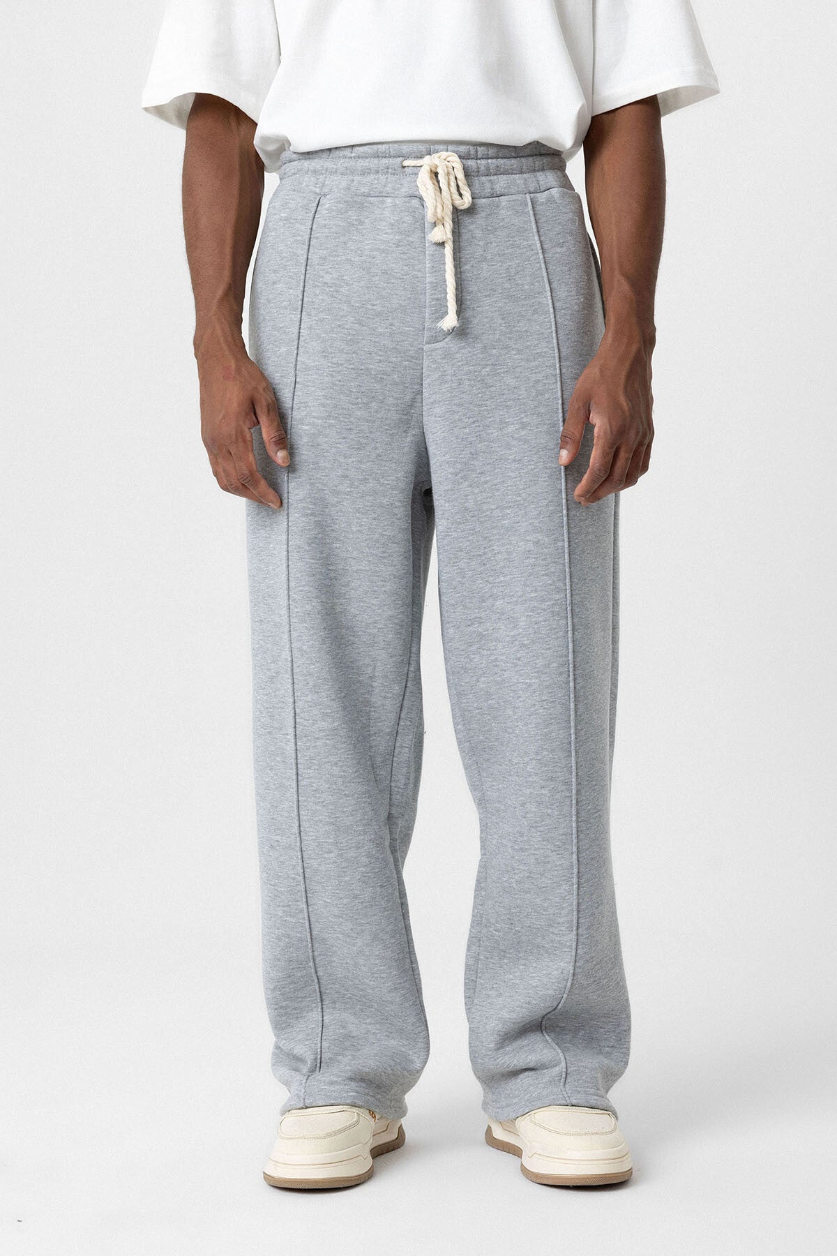 BAGGY SWEATPANTS