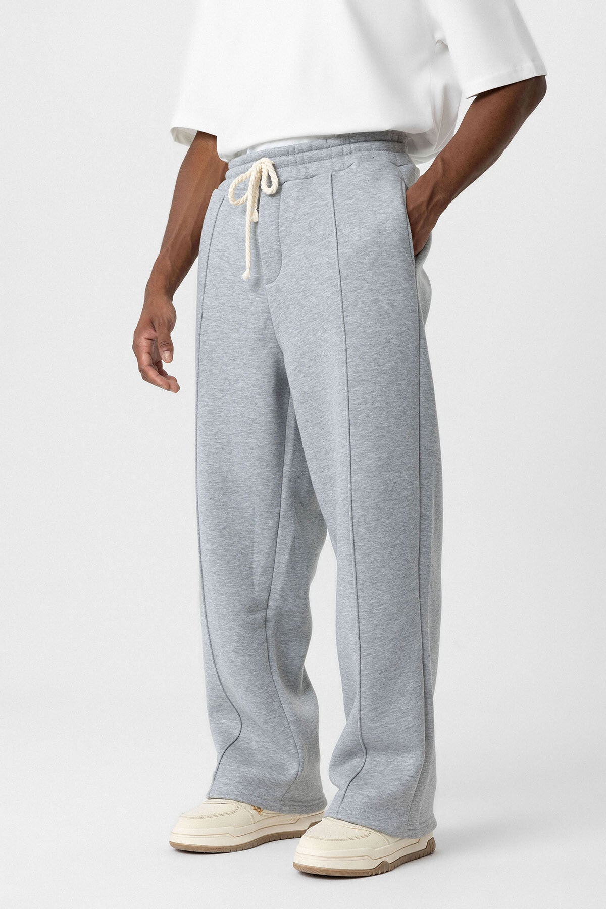 BAGGY SWEATPANTS