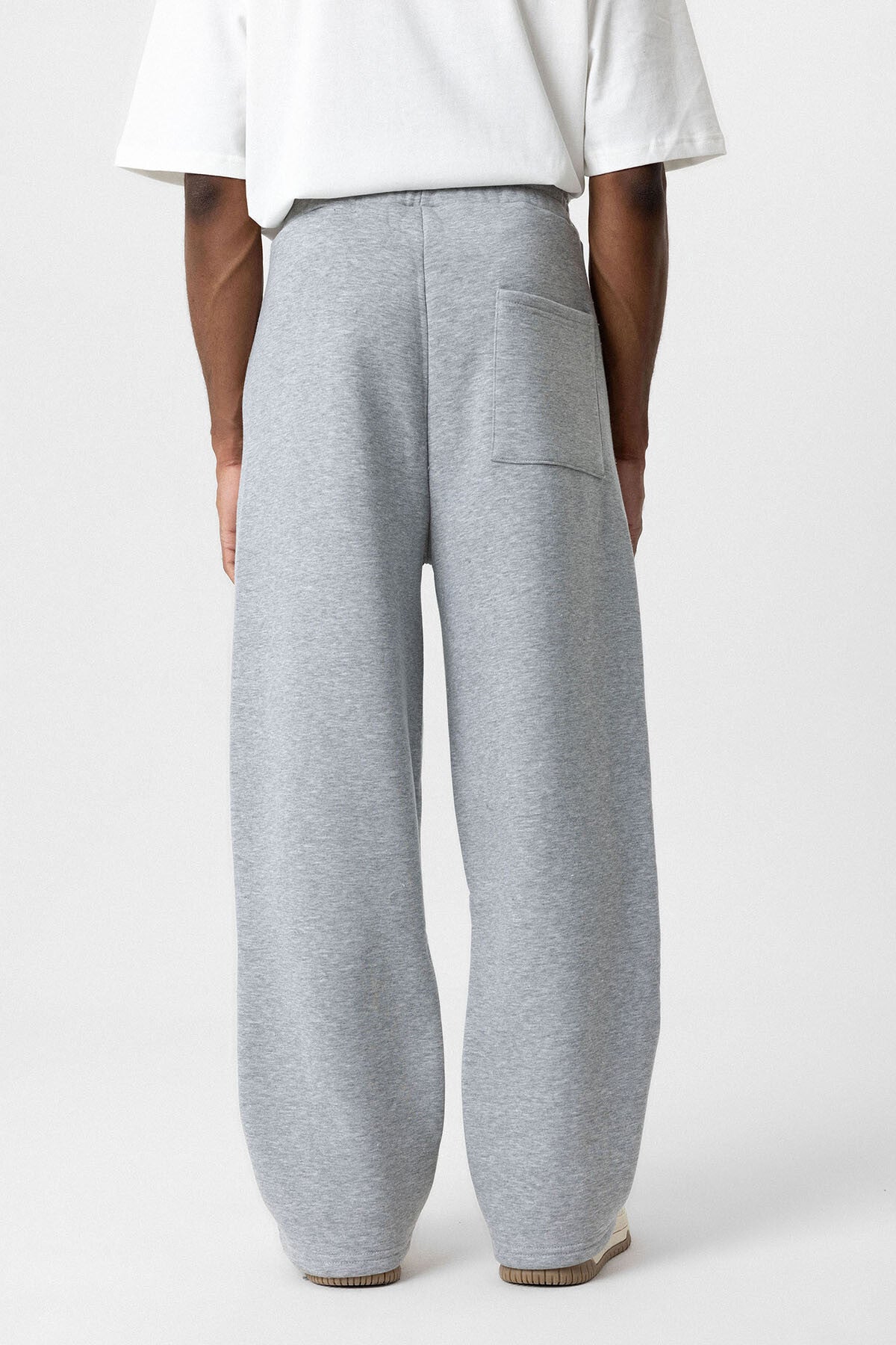 BAGGY SWEATPANTS